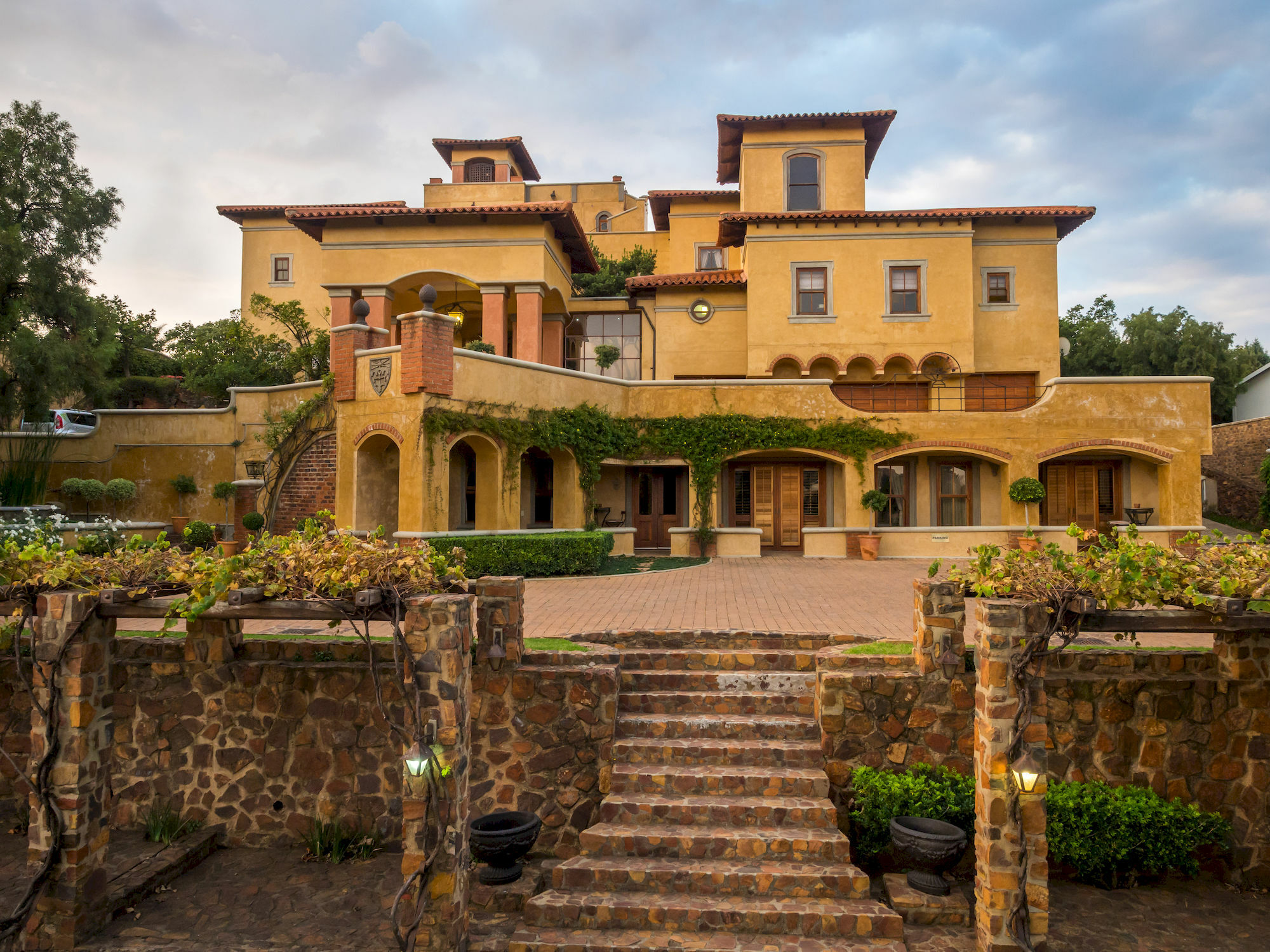 Hotel Castello Di Monte à Pretoria-Noord Extérieur photo